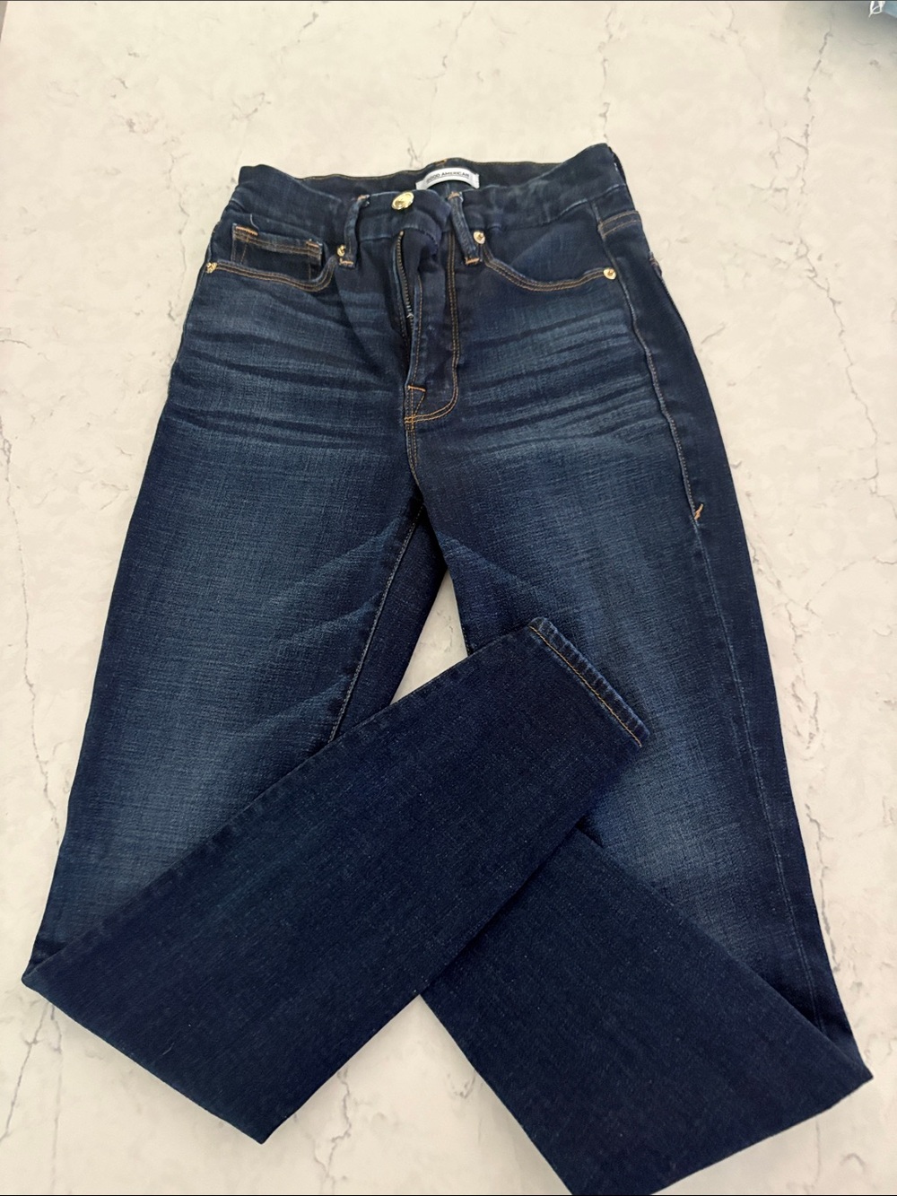 Good American Good Waist Jeans in Dark Wash. size 25.